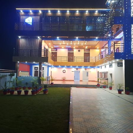 Hotel Blue Diamond Bahraich Eksteriør bilde